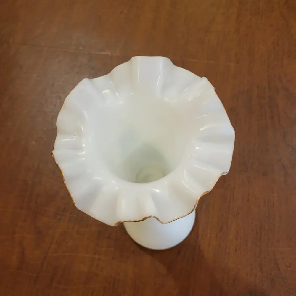 Vintage Consolidated Con-Cora Milk Glass Vase Wrapped Green Ivy 10